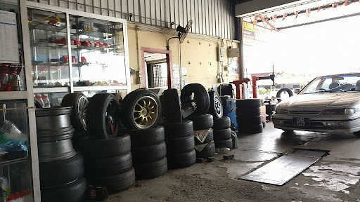 Kedai Tayar dan Bateri Wan Yee