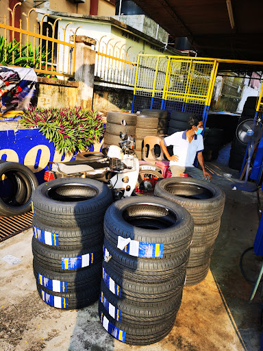 俊城轮胎及电池中心