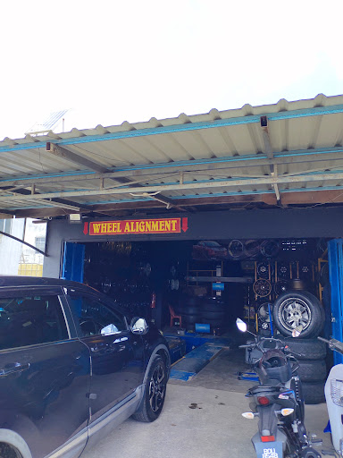SHAM TYRE & SPORT RIM