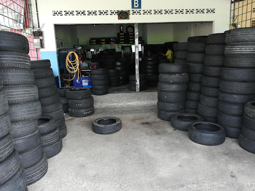 Musafir Tayar Dan Servise