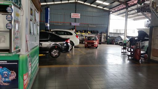 Kuang Auto Workshop Castrol Auto Service