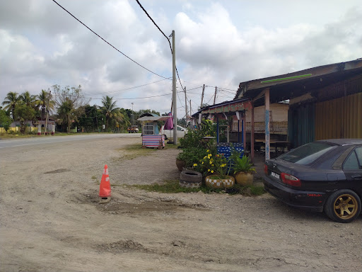 Kedai tayar lori Siva karak