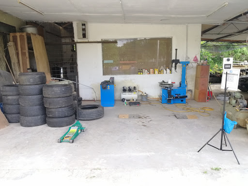 Junction Shop (Tyre shop)