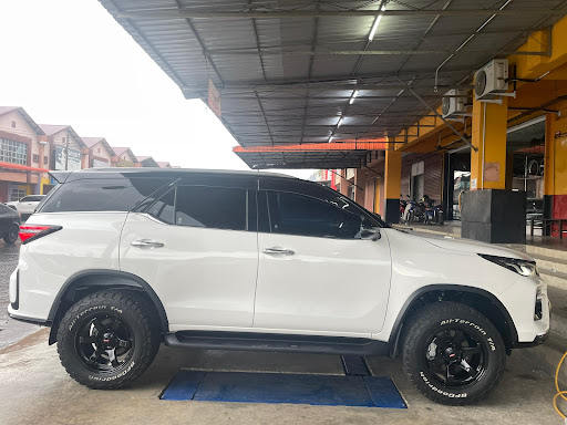 Continental UNIVILLA TYRES SDN BHD