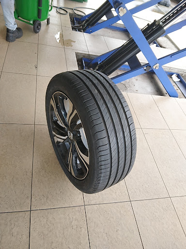 Tyreplus - Fei Yue Tyres (9th Mile)