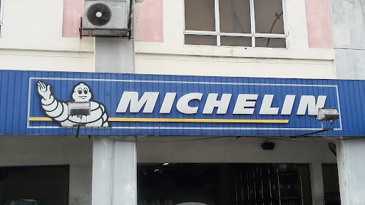 Racing Z Tyre Center