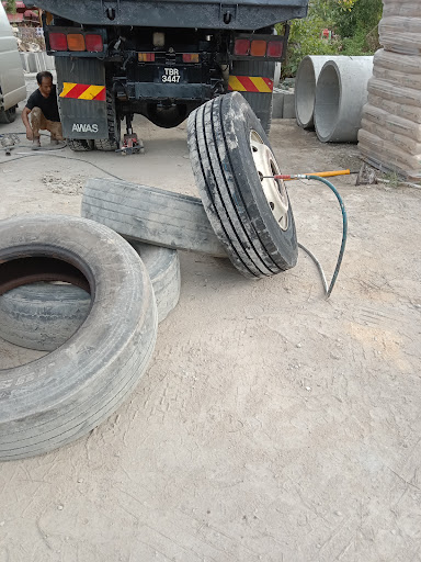 tyre lori oncall 24 hrs