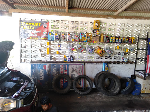 Kedai tayar merchang