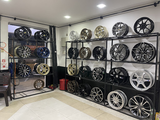 Soon aun car tyre service center
