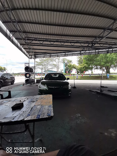 PUSAT SERVIS TAYAR & KENDERAAN A & A